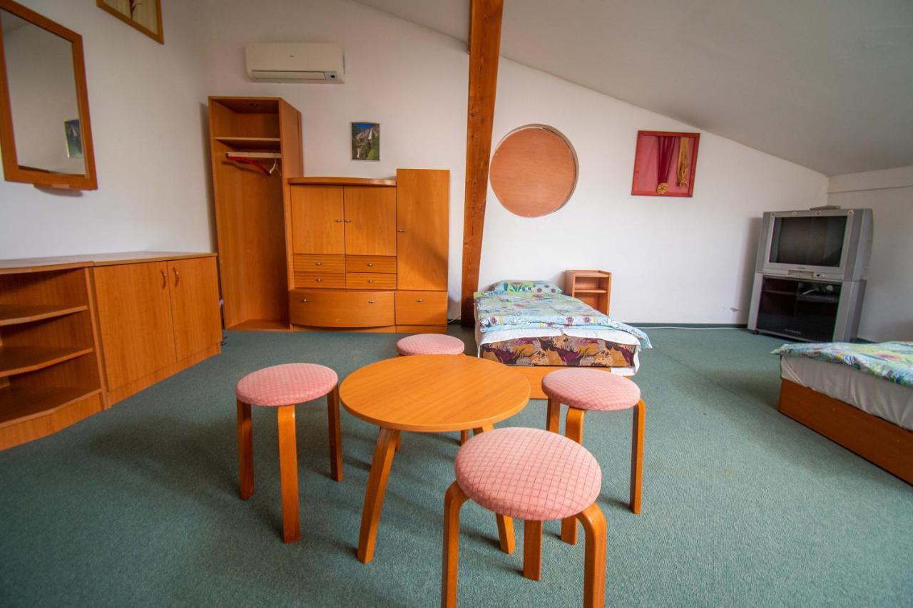 Beach Hostel Балатонбоглар Экстерьер фото