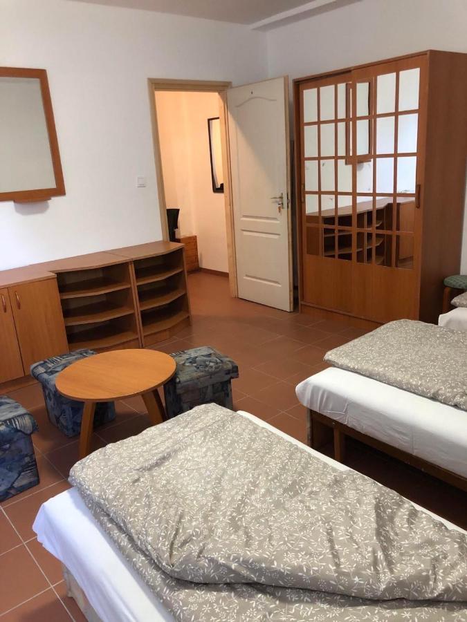 Beach Hostel Балатонбоглар Экстерьер фото
